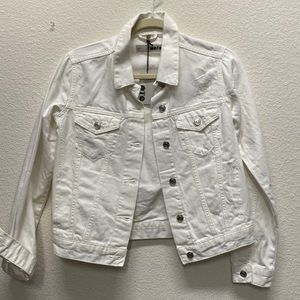 NWT distressed white denim jacket by TopShop Size 4. A needed staple for closet!